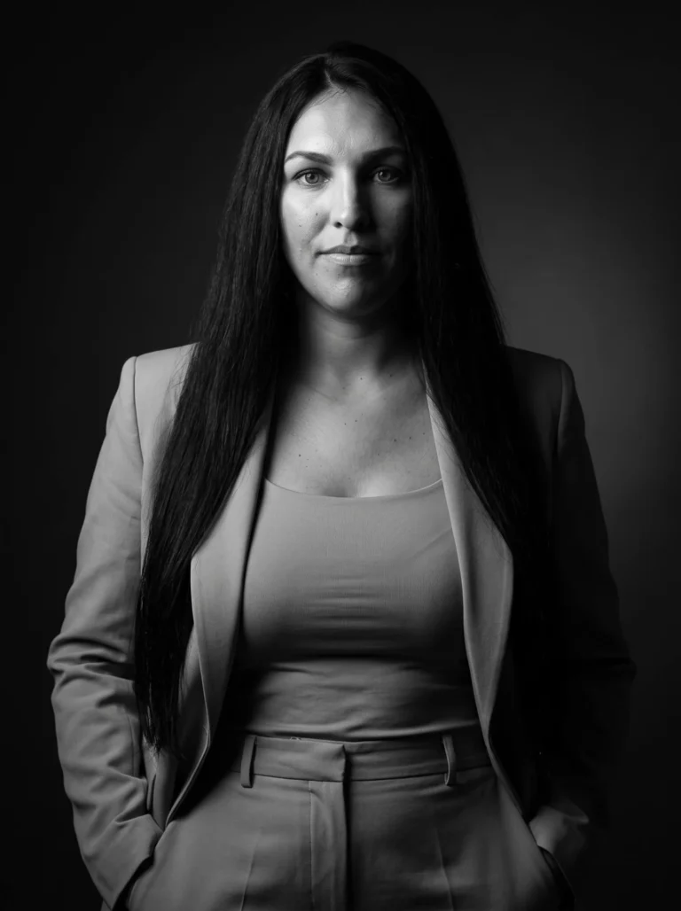 Alina Romaniuk — agjent imobiliar në Shqipëri, Lemexi