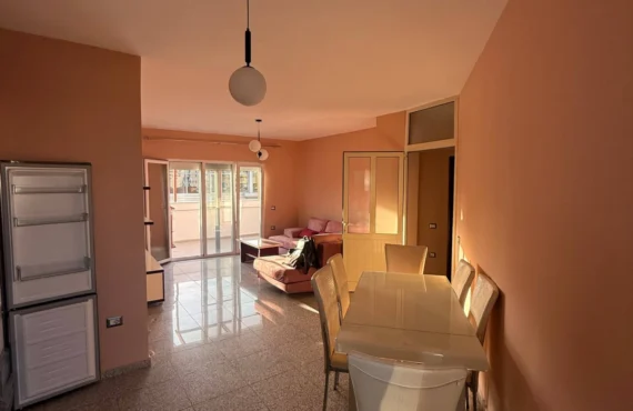 Apartament me tarracë private në zemër të qytetit