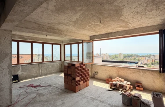 Apartament me një dhomë gjumi dhe tarracë me pamje nga deti