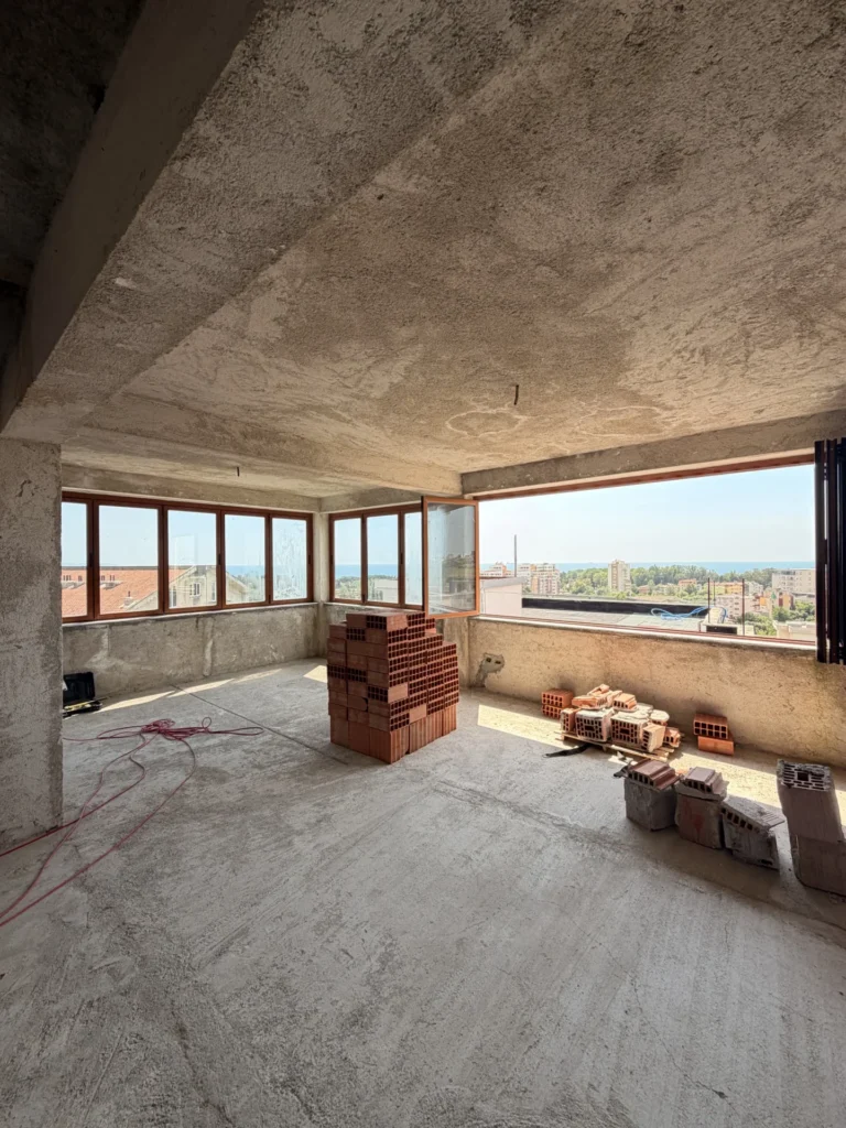 Apartament me një dhomë gjumi dhe tarracë me pamje nga deti
