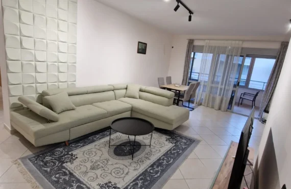 Apartament bregdetar i gatshëm për t'u banuar