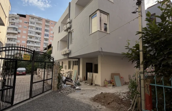 Apartament 1+1 i ri, minuta nga deti