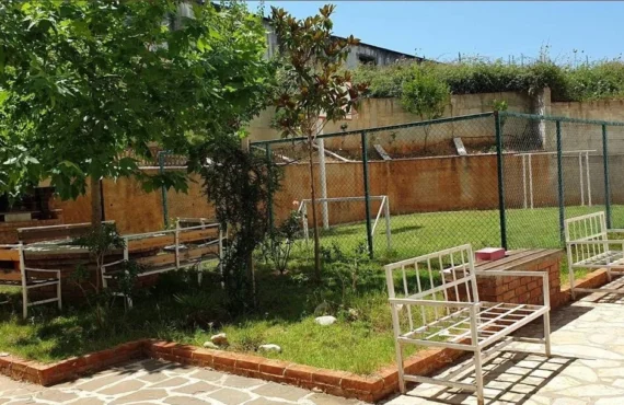 Apartament 1+1 i mobiluar me pamje anësore nga deti. Perëndimi i diellit vjen falas 🌅