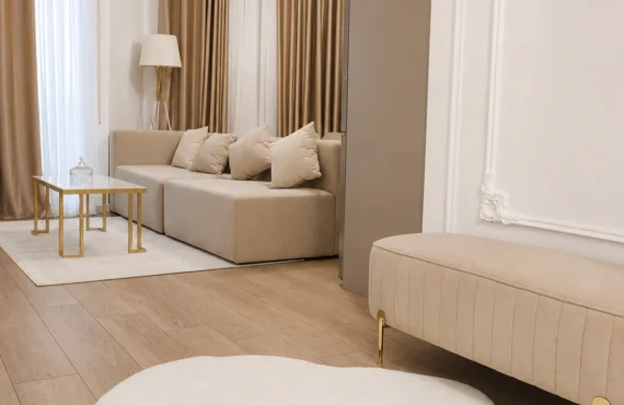 Apartament 2+1 për Qira Afatgjatë në Zemër të Durrësit — €900/muaj