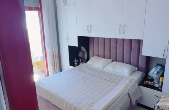 Apartament me pamje nga deti, dy ballkone dhe akses në tarracë