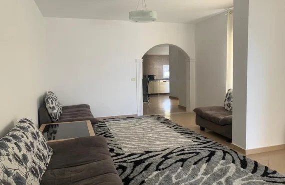 Apartament me një dhomë gjumi dhe tarracë me pamje ngaJoni