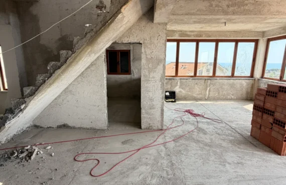 Apartament me tarracë 57 m² dhe pamje nga deti