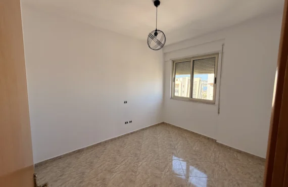 Apartament me dy dhoma gjumi dhe tarracë për mbrëmje të qeta