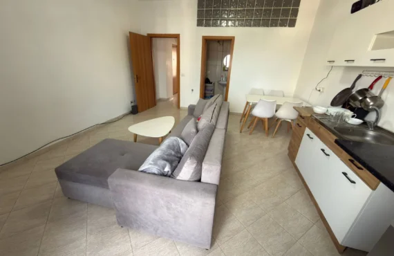 Apartament me pamje nga deti që të mbush çdo dritare