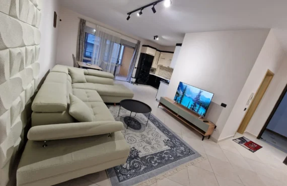 Apartament bregdetar i gatshëm për t'u banuar