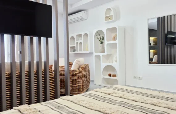 Apartament me tarracë dhe pamje nga deti