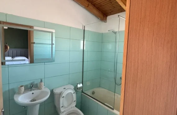 Penthouse i një kati të tërë me horizont të pafund deti