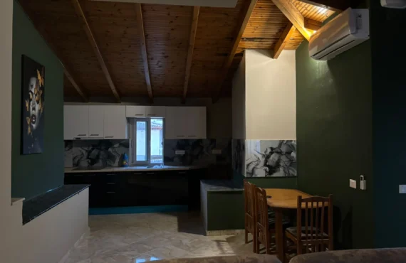 Penthouse i një kati të tërë me horizont të pafund deti