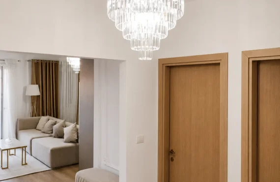 Apartament 2+1 për Qira Afatgjatë në Zemër të Durrësit — €900/muaj