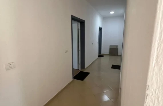 Studio me tarracë – funksionale dhe gati për t'u jetuar