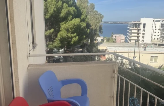 Apartament 1+1 i mobiluar me pamje anësore nga deti. Perëndimi i diellit vjen falas 🌅