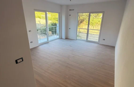 Studio me pamje nga deti — 7 minuta në këmbë nga plazhi