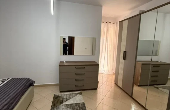 Apartament i mobiluar 70 metra nga deti