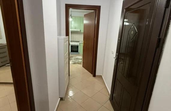 Apartament i mobiluar 70 metra nga deti