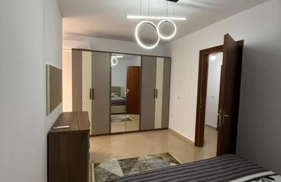 Apartament i mobiluar 70 metra nga deti