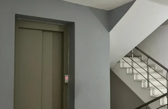 Apartament i rehatshëm 1+1, minuta nga deti