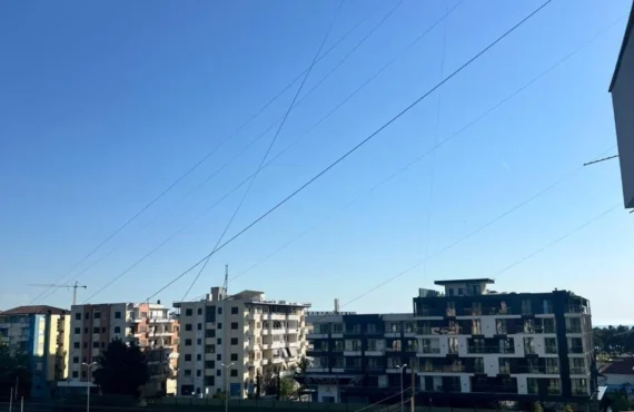 Apartament i rehatshëm 1+1, minuta nga deti