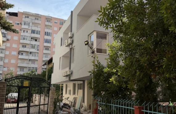 Studio e re në bregdet — gati për të jetuar