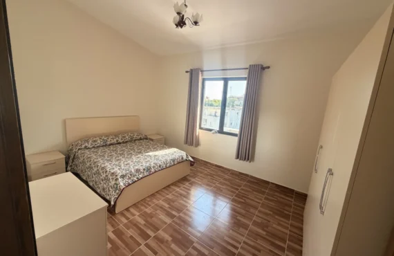 Apartament me pamje nga deti, tarracë dhe ashensor