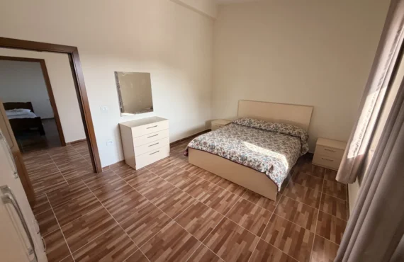 Apartament me pamje nga deti, tarracë dhe ashensor
