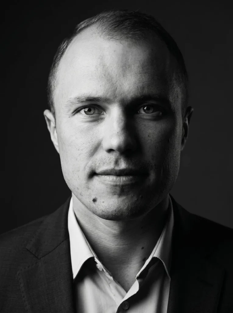 Pavlo Kompanii — agjent imobiliar në Shqipëri, Lemexi
